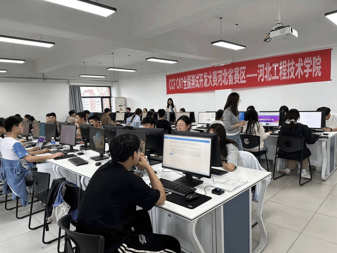 河北工程技術(shù)學(xué)院網(wǎng)絡(luò)空間安全學(xué)院成功承辦2024年度中國(guó)計(jì)算機(jī)應(yīng)用技術(shù)大賽全國(guó)測(cè)試開發(fā)大賽河北省選拔賽